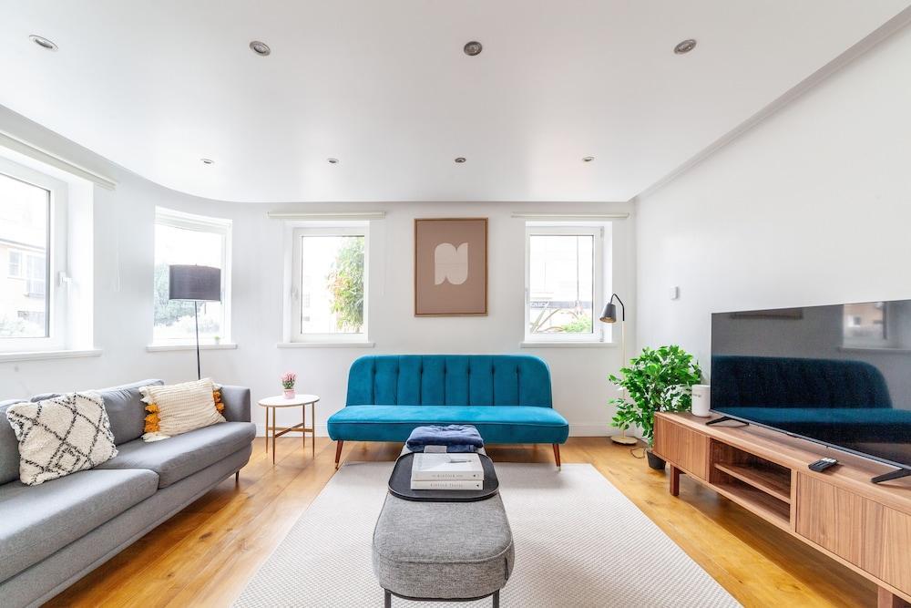 Stylish 3bed Camden Town & King's Cross - Tap to explore photos