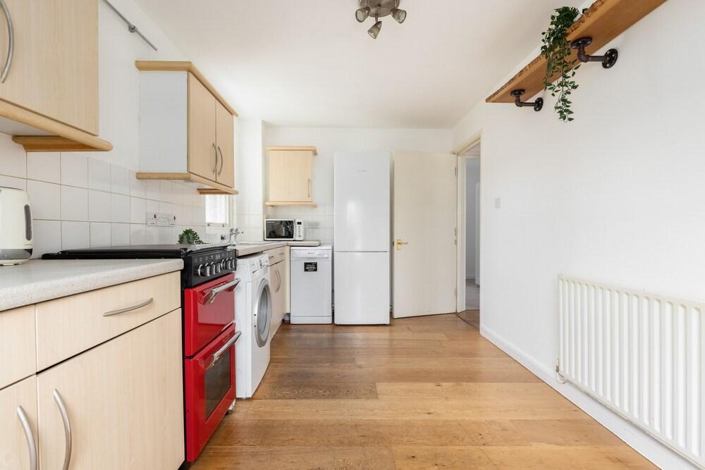 The Clapham Terraced House - Tap to explore photos