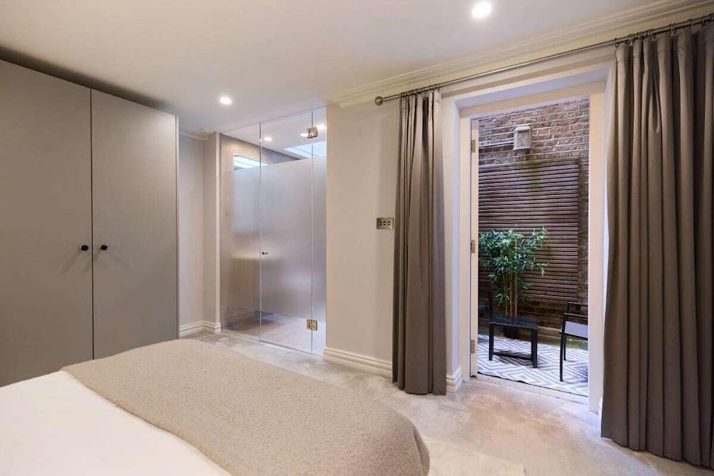 The Bayswater Retreat - Adorable 3bdr Flat With Balcony - Tap to explore photos