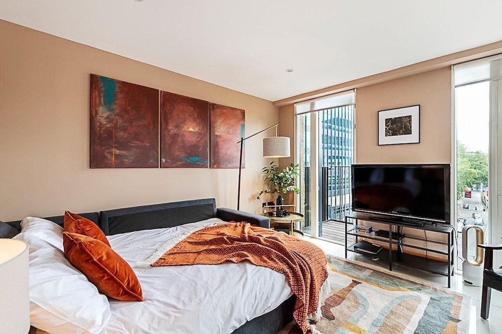 Convenient Euston London Apartment - Tap to explore photos
