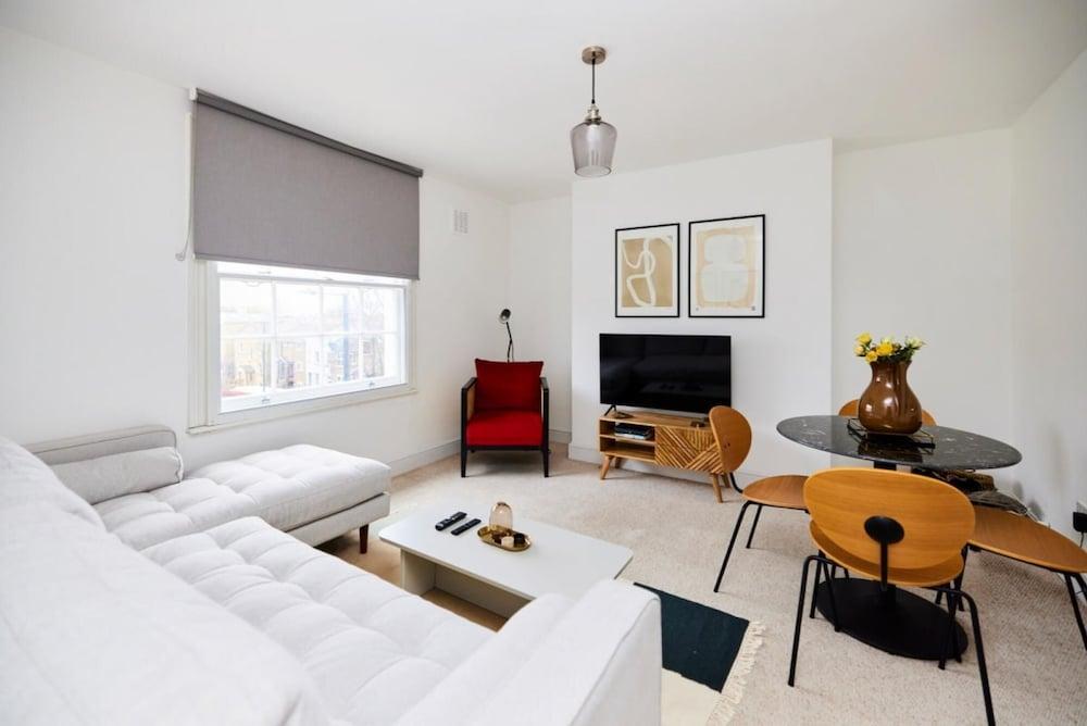 The Clapham Getaway - Charming 1bdr Flat - Tap to explore photos