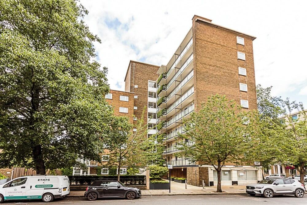 Belgravia Apartment 8 - Tap to explore photos