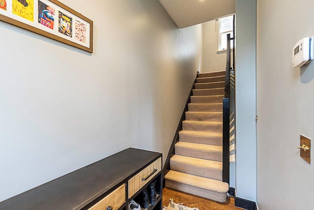 Paradise Row Townhouse - Tap to explore photos