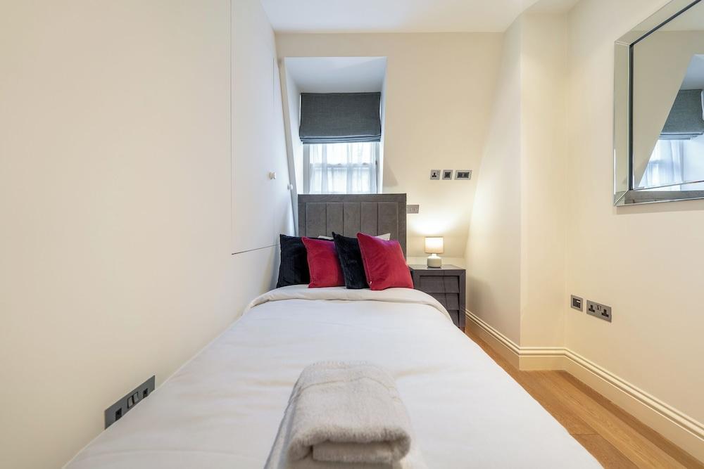 The Shepherd Residences Room Type - Exclusive House, 3 Bedrooms