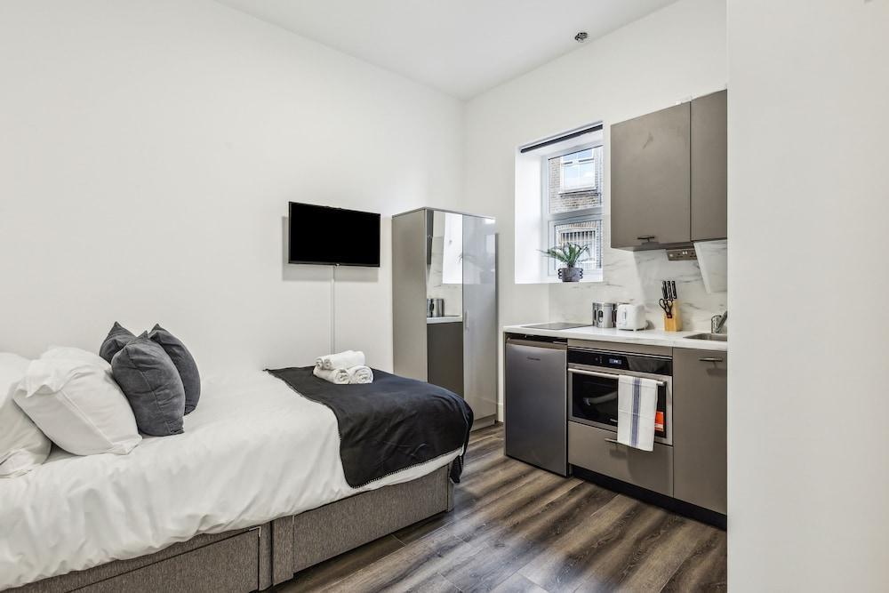 Sutherland Apartments Room Type - Basic Studio