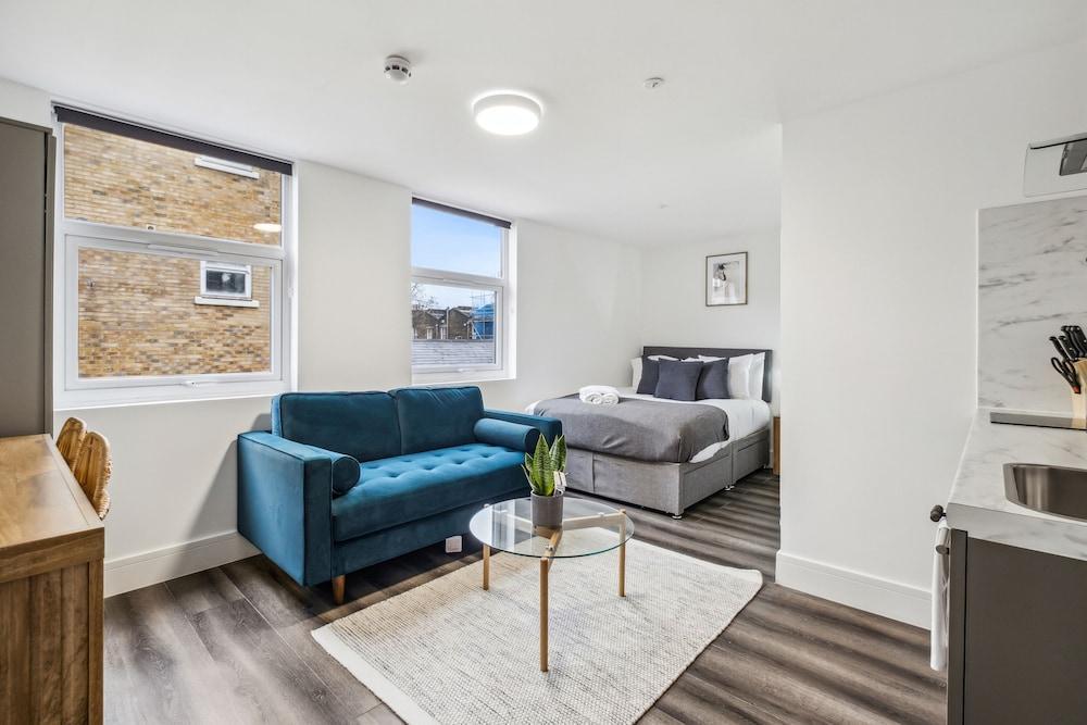 Sutherland Apartments Room Type - Deluxe Studio