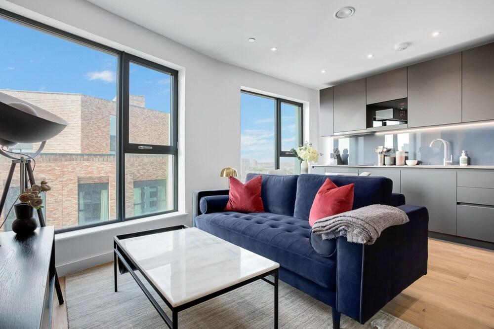 Sleek and Stylish Studio Apartment - Tap to explore photos