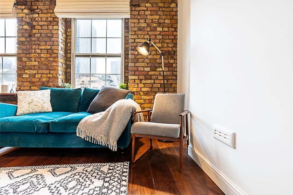 Charming Shoreditch Apartment - Tap to explore photos