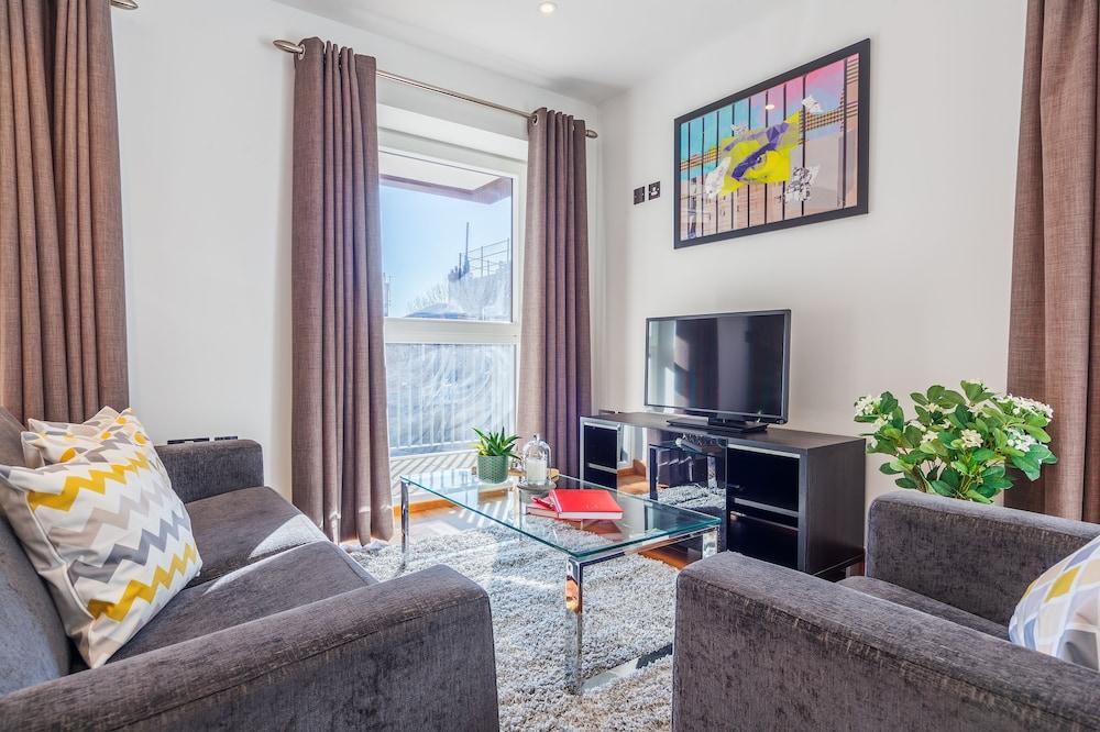Shoreditch Square Serviced Apartments by MySquare - Tap to explore photos
