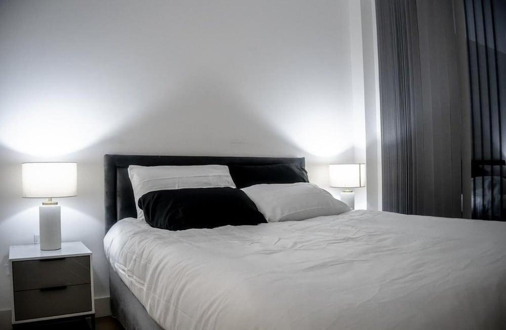 Immaculate 2-bed Apartment in Canary Wharf