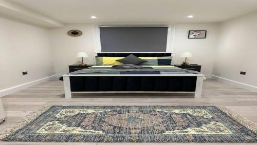 Lovely Studio Ealing - Tap to explore photos