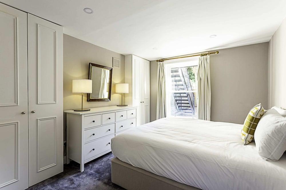 Idyllic Islington Flat - Tap to explore photos