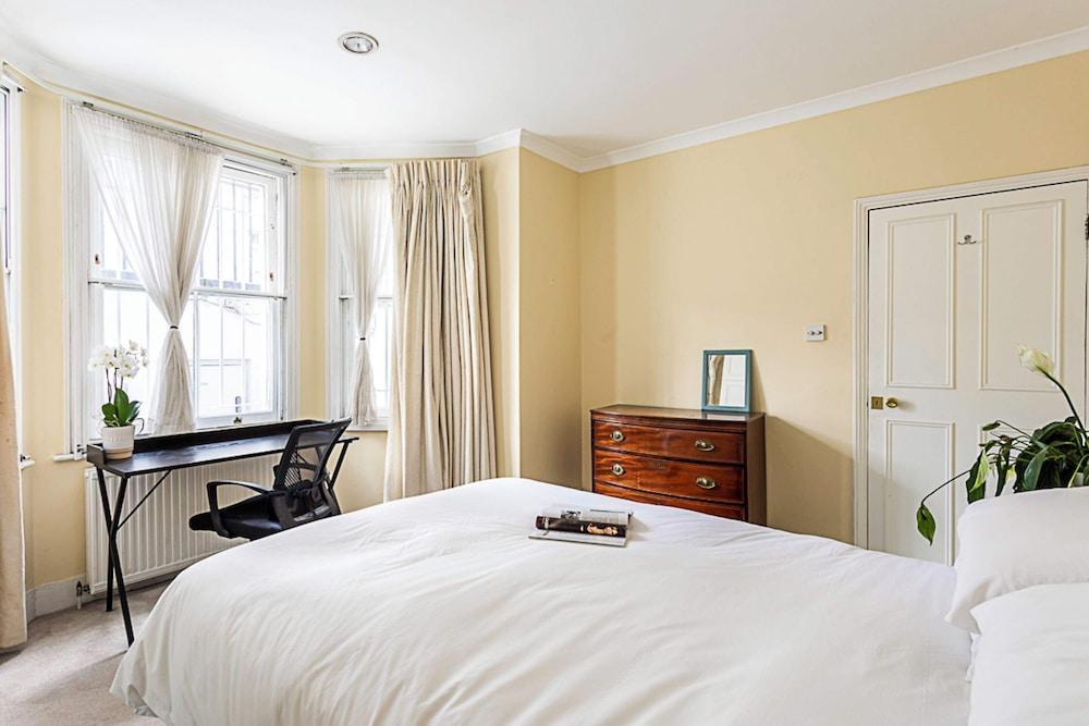 Kensington Retreat With Private Patio - Tap to explore photos