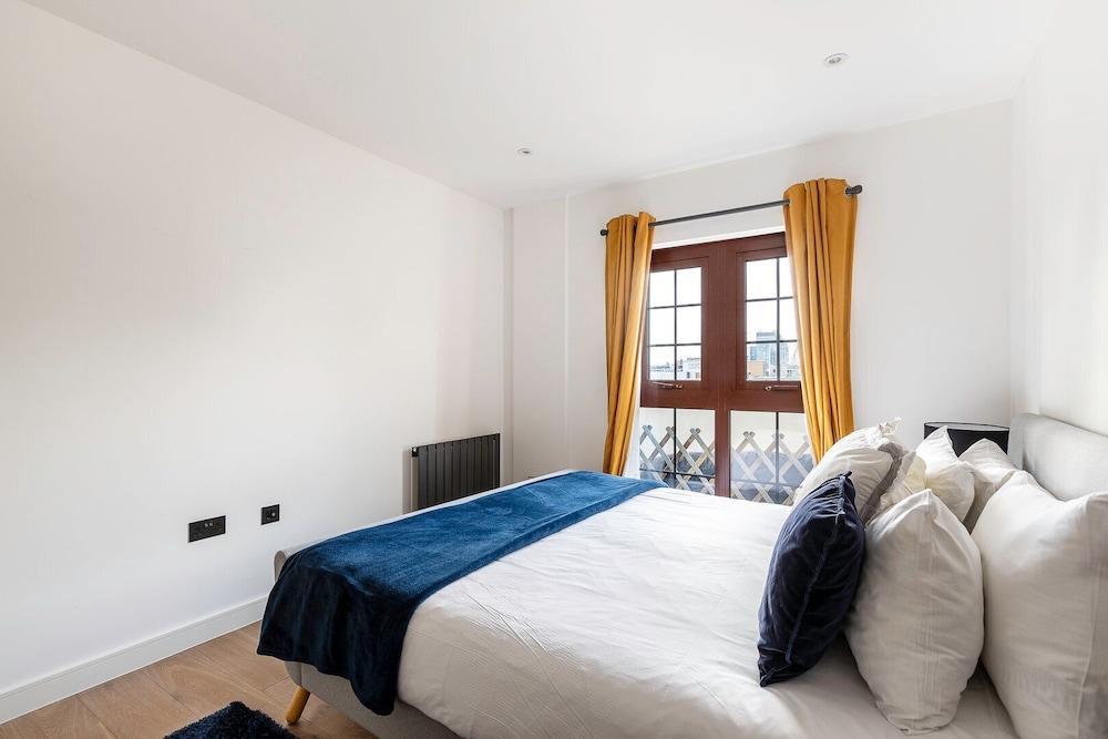 City View Spacious 2 Bedroom Penthouse - Tap to explore photos