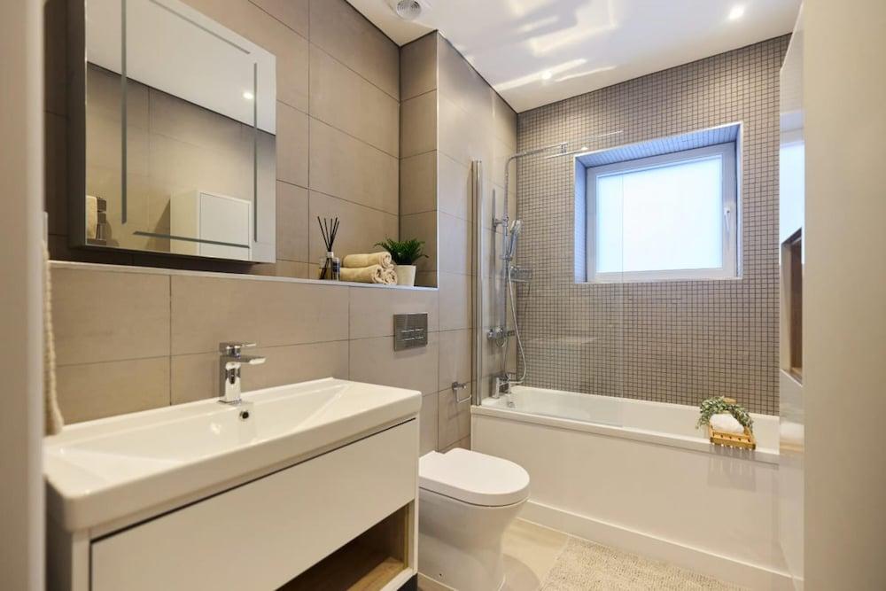 The Wembley Park Arms - Modern 2bdr Flat With Parking Balcony