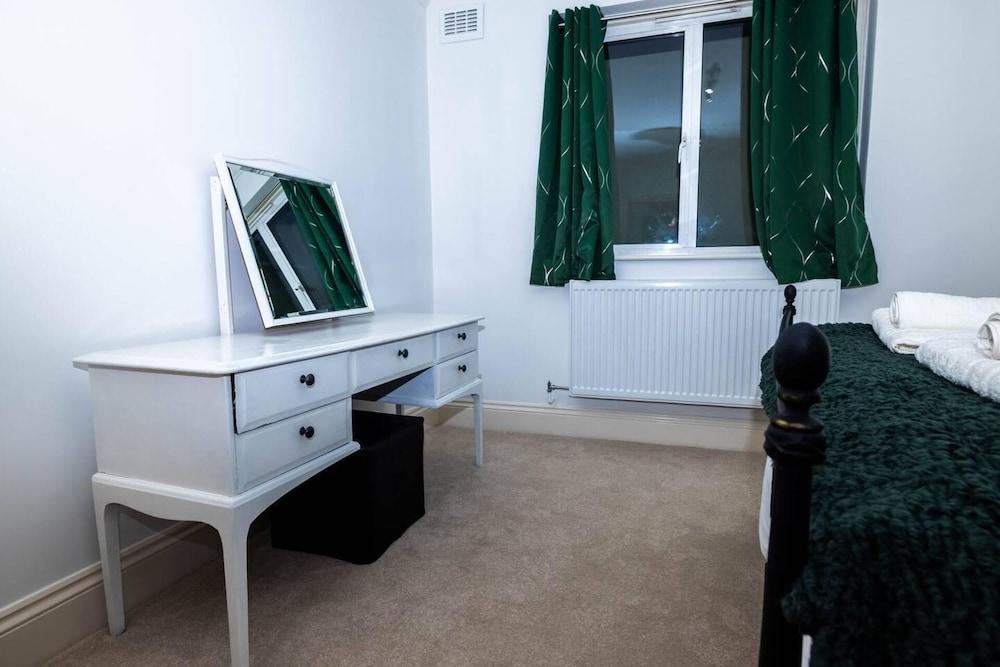Beautiful 3-bed in Blackheath-london - Tap to explore photos
