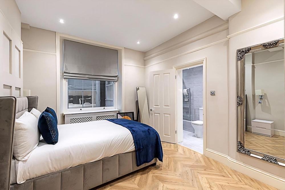 Beautiful Two Bedroom Abode in Notting Hill - Tap to explore photos