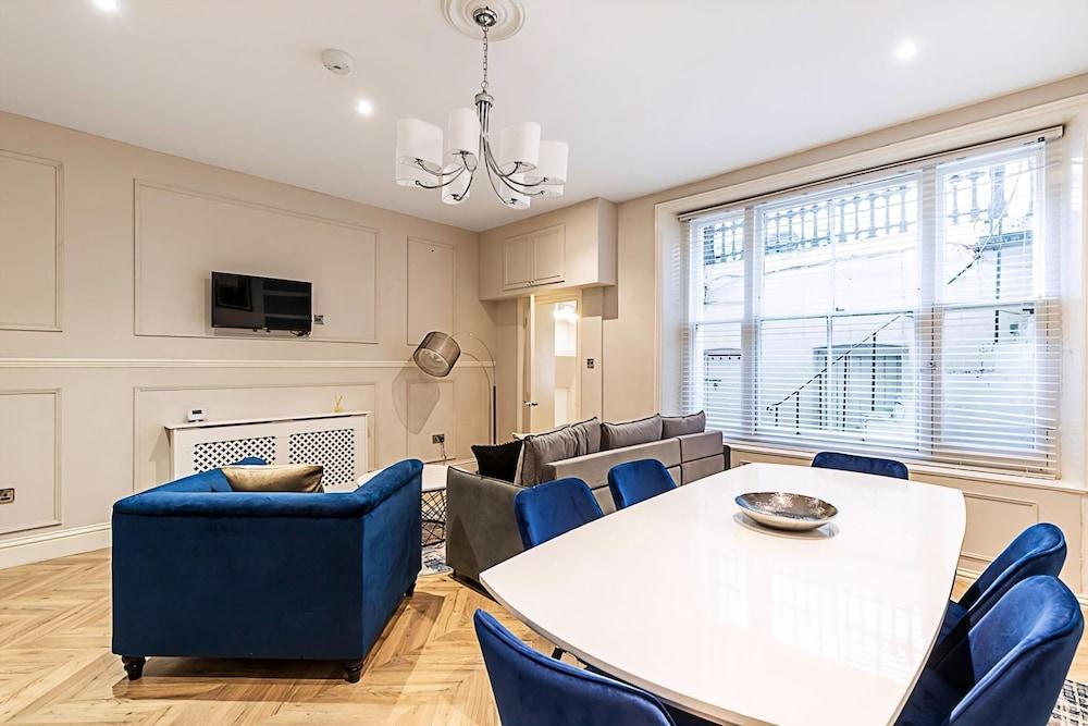 Beautiful Two Bedroom Abode in Notting Hill - Tap to explore photos