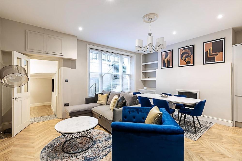 Beautiful Two Bedroom Abode in Notting Hill - Tap to explore photos