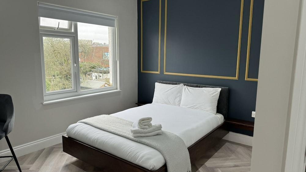 London Studios and Suites Room Type - Classic Studio