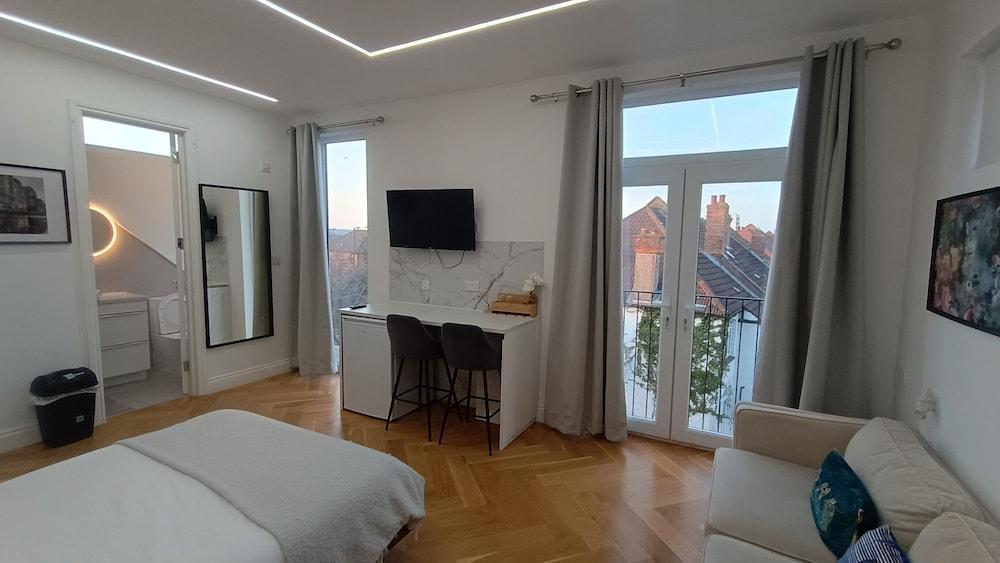 London Studios and Suites Room Type - Executive Studio