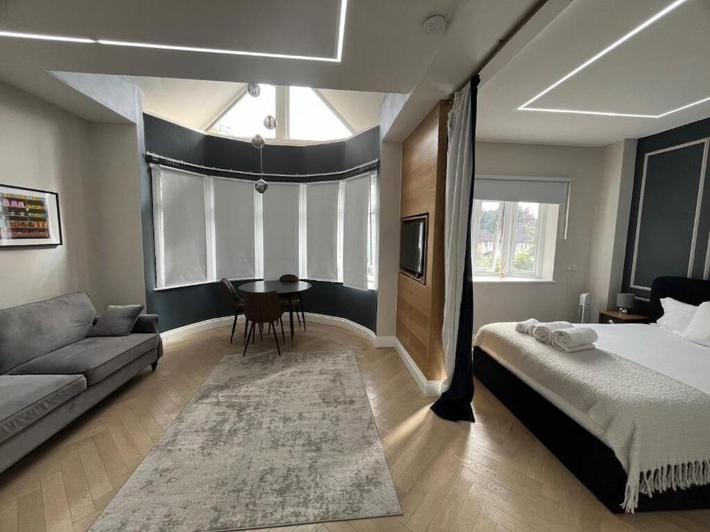 London Studios and Suites Room Type - Luxury Studio