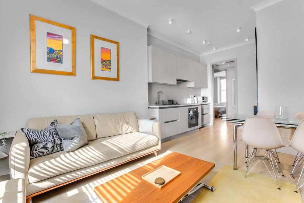 Phaedrus Living: South Kensington Luxury Flat - Tap to explore photos