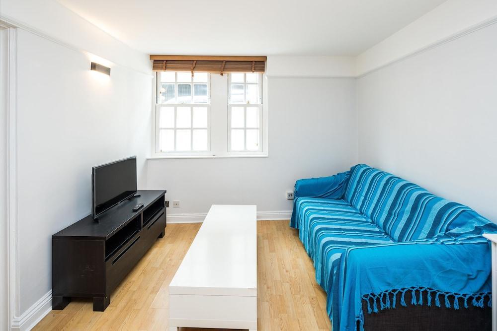 Delightful 1-bedroom Apartment In Whitechapel - Tap to explore photos