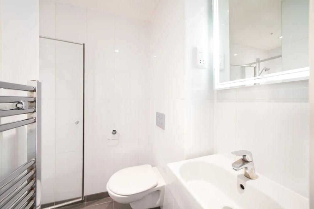Chapter Aldgate - Campus Accommodation - Tap to explore photos