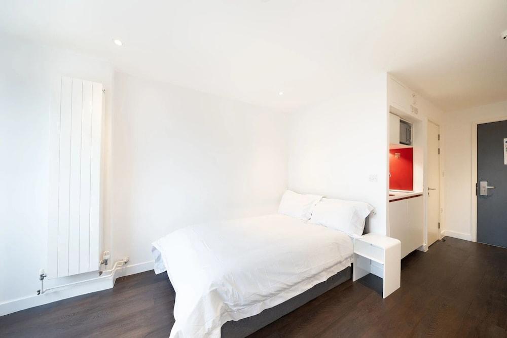 Chapter Aldgate - Campus Accommodation - Tap to explore photos