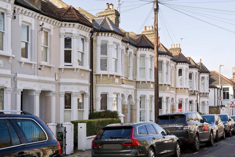 Long Stay Discounts - Spacious 4bed Home Battersea - Tap to explore photos