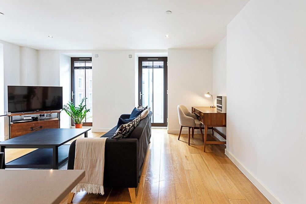 Gorgeous Westminster Flat - Tap to explore photos