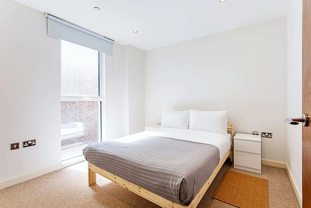 Gorgeous Westminster Flat - Tap to explore photos