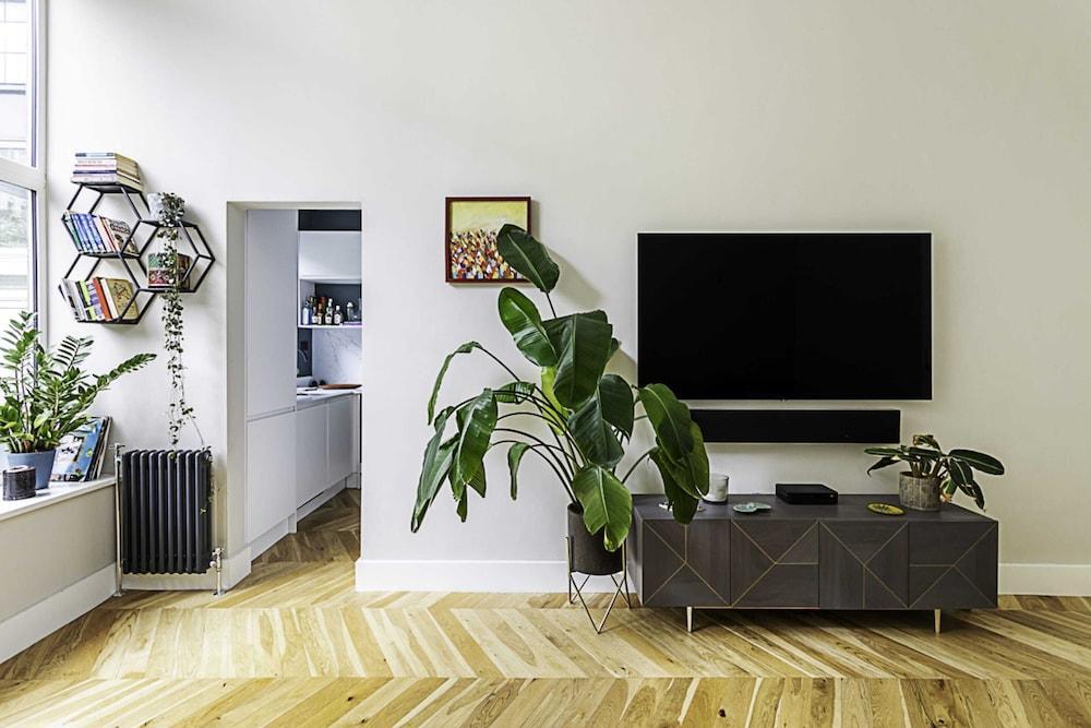 Well-decorated Notting Hill Flat - Tap to explore photos