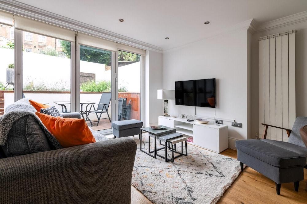 Gorgeous Kentish Town Flat - Tap to explore photos