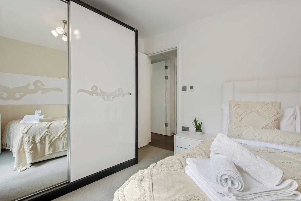 Spacious 3 Bed Apartment in Angel