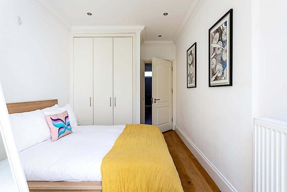 Charming One Bedroom Flat in Islington - Tap to explore photos