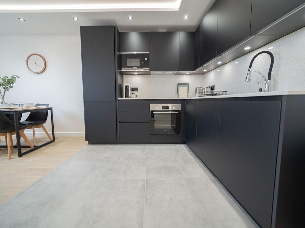 Discover Camden Passage One Bedroom by Belvilla - Tap to explore photos
