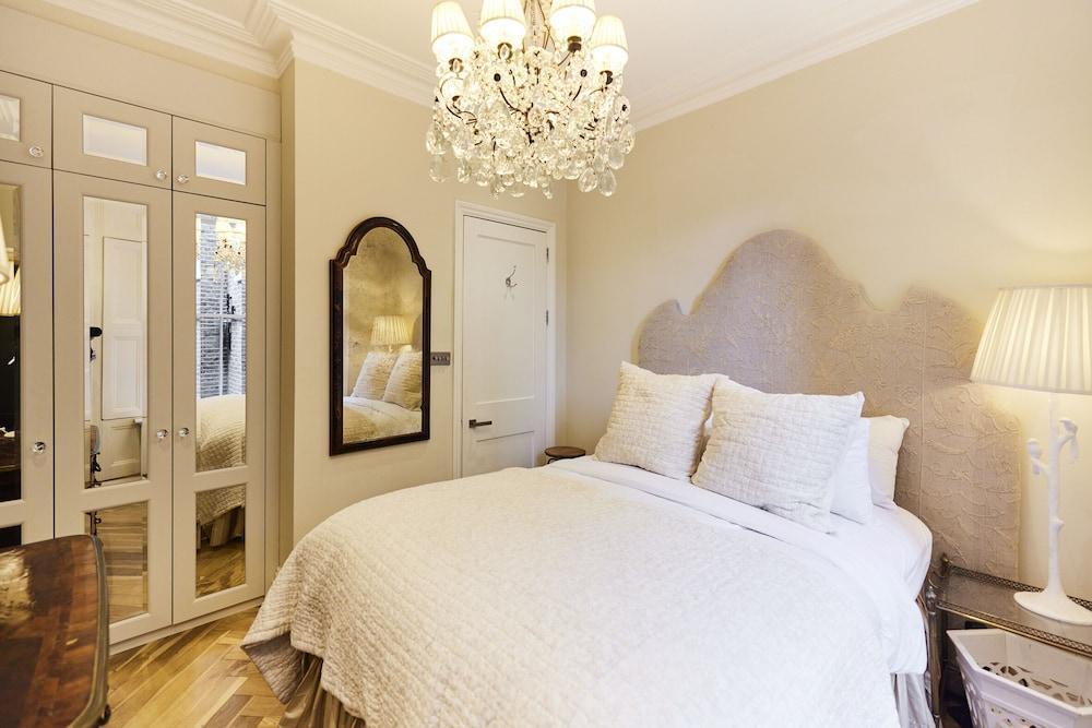The Designers Suite Kensington - Stylish 1BDR Flat - Tap to explore photos