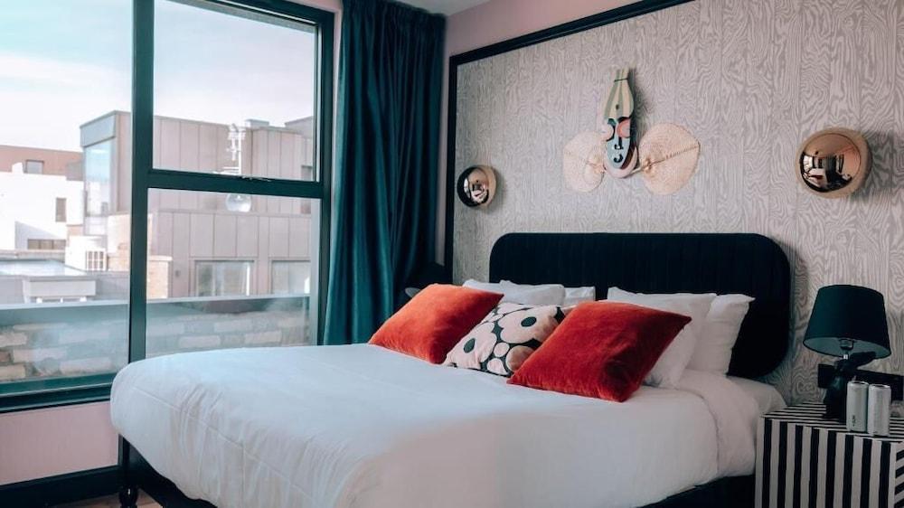 The Camden Town Hotel - Tap to explore photos