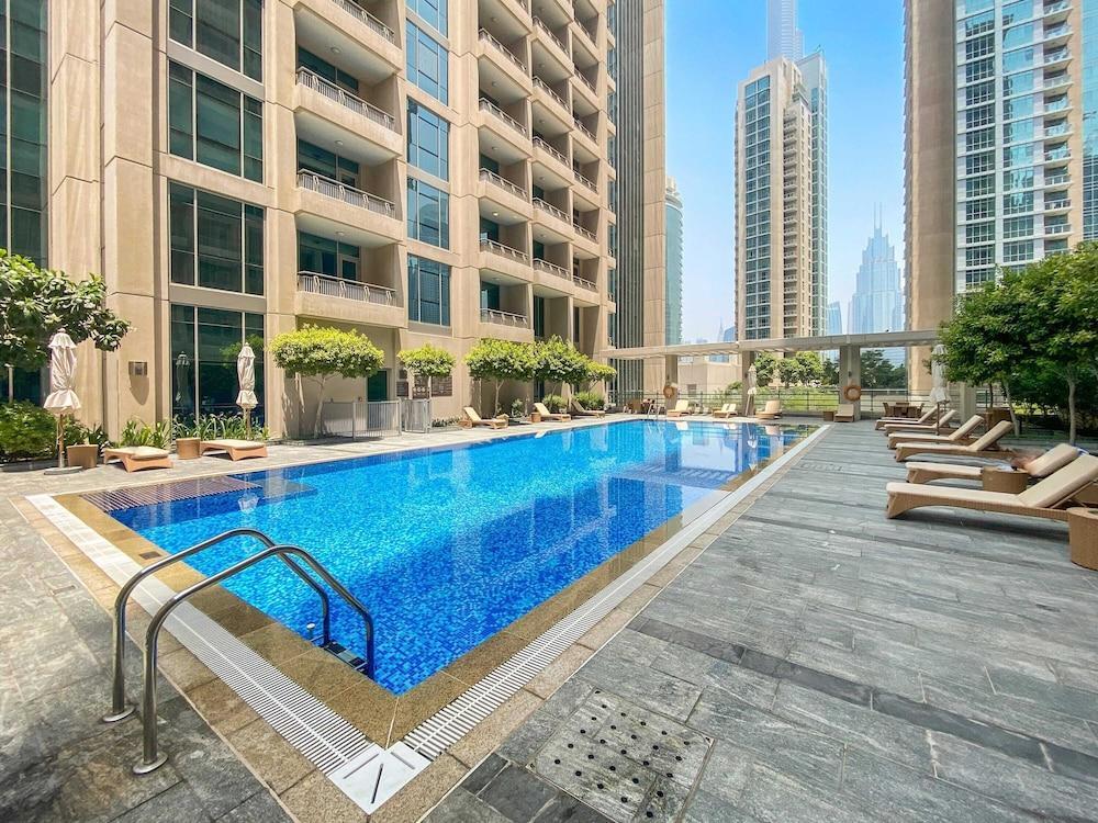 Silkhaus Burj Khalifa Walking Distance Pool Wifi - Tap to explore photos