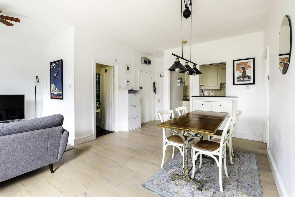 Converted Brewery Apartment With Terrace - Tap to explore photos