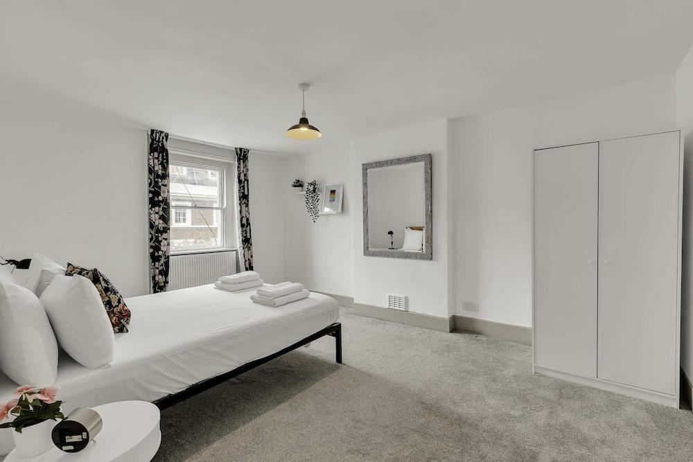 Beautiful And Charming Paddington Apartment