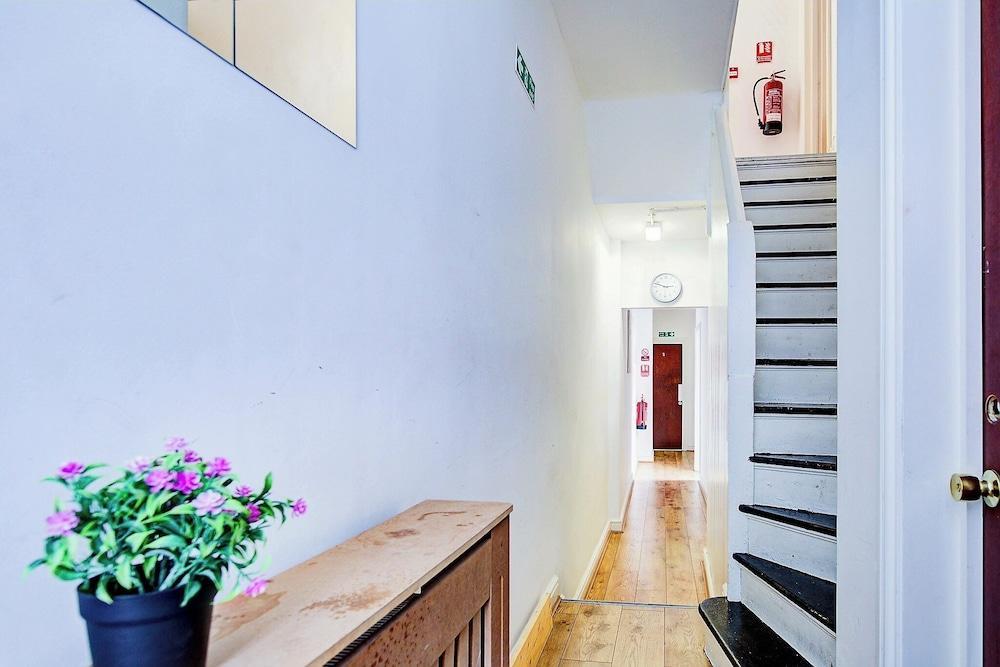 Single Ensuite in SW2 Close to Central London - Tap to explore photos
