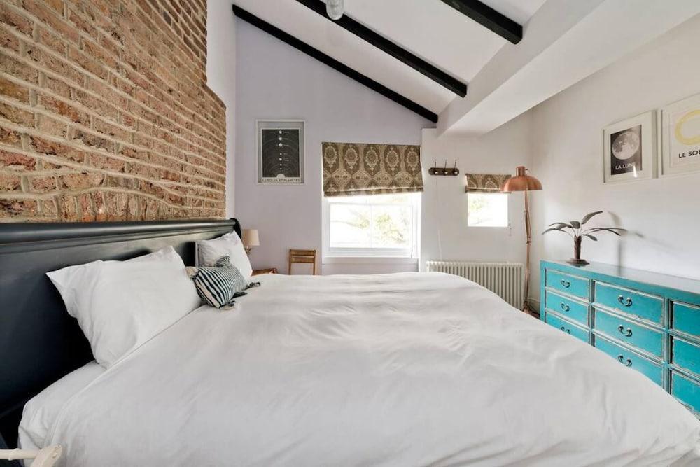 Long Stay Discounts- 1 Bed Bohemian Loft Style Apt