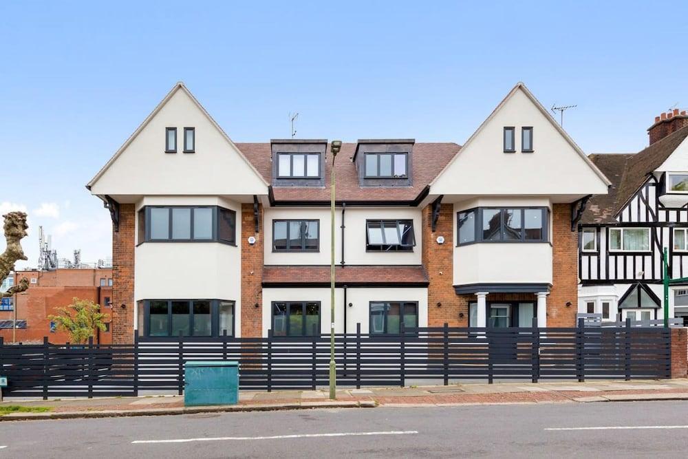 Serviced Studio Flat Near Camden Euston Station Room Type - House