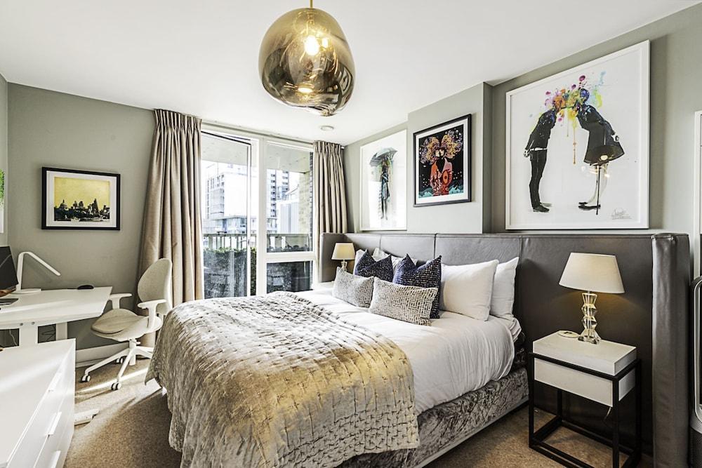 Beautiful One Bed Apartment in East Putney - Tap to explore photos
