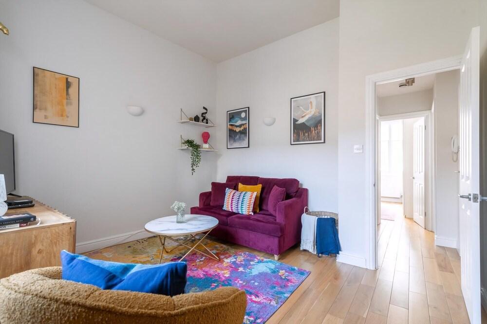 Fantastic Earls Court Flat