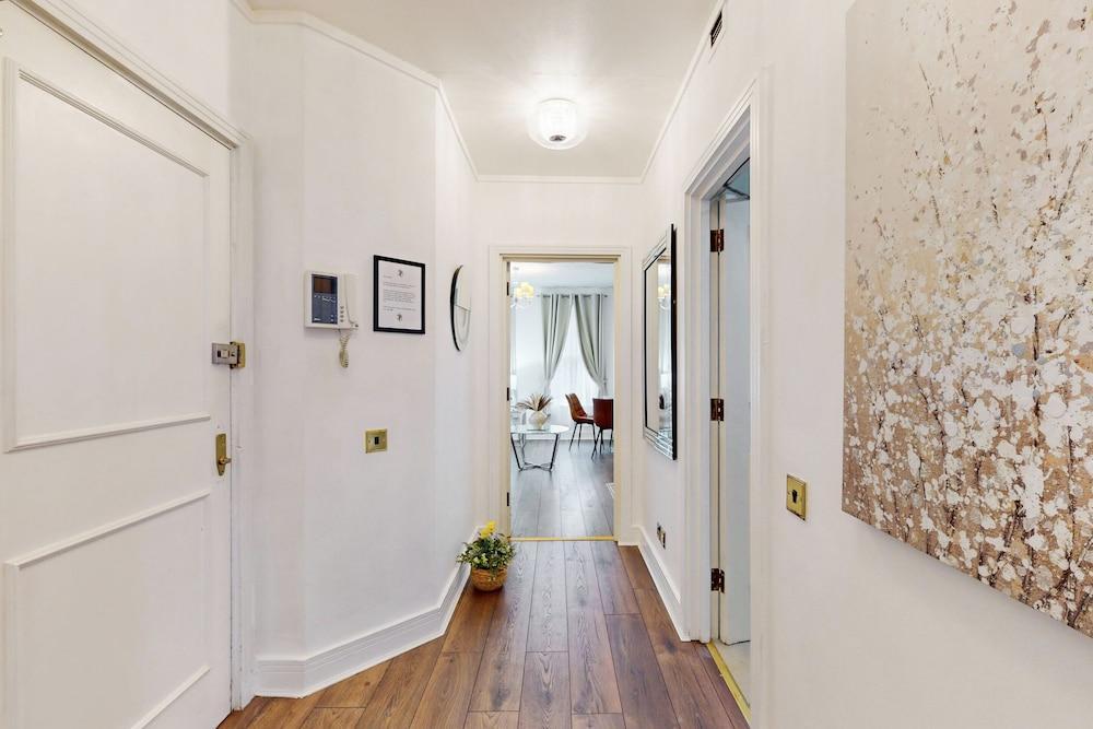 Park Lane Apartments Mayfair Collection - Tap to explore photos