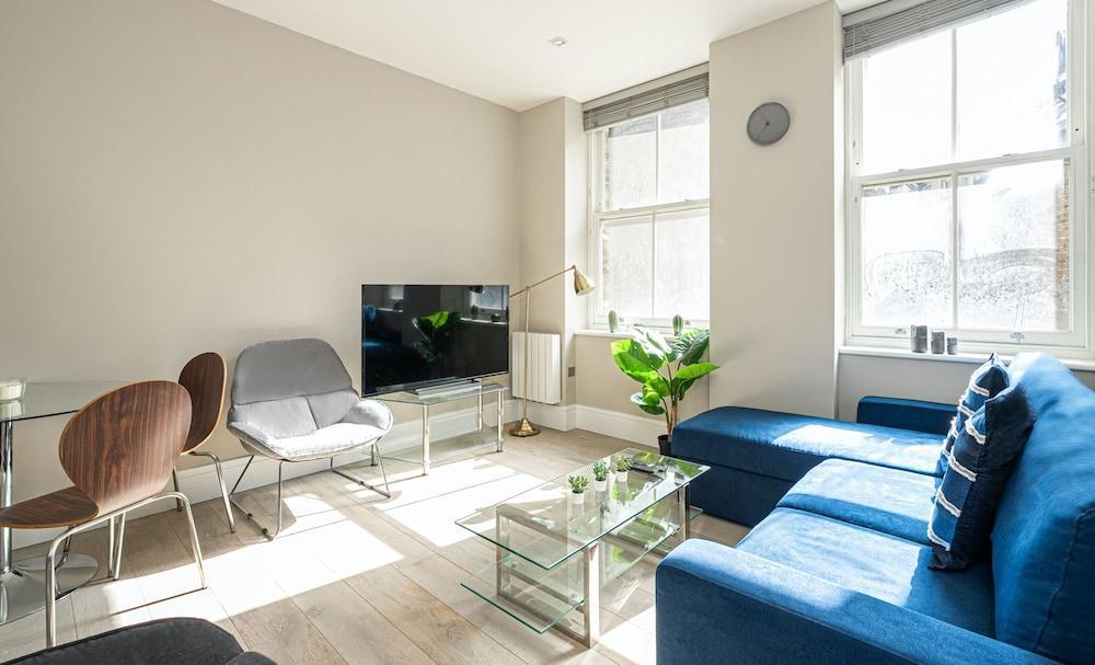 Superb Apartments opp Edgware Rd Station - Tap to explore photos